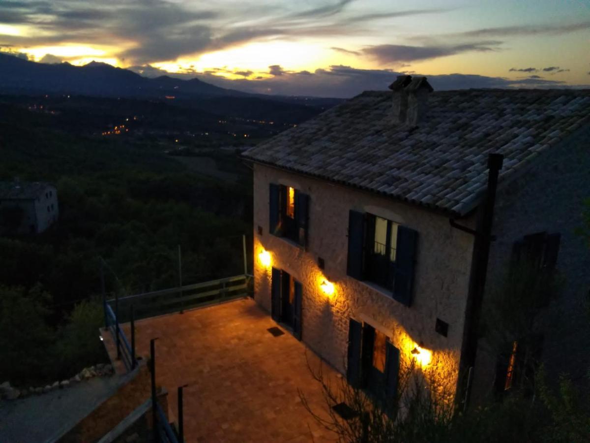 La Casa Dalle Finestre Blu Abbateggio Zewnętrze zdjęcie
