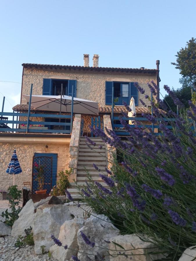 La Casa Dalle Finestre Blu Abbateggio Zewnętrze zdjęcie